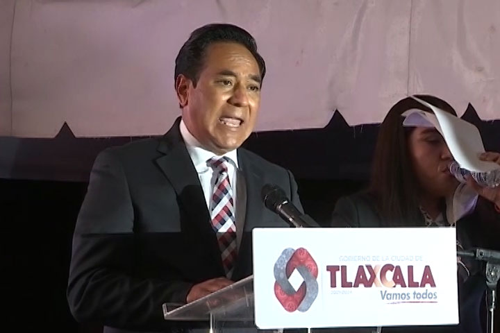 Entrega alcalde de capitalino Medalla “Ciudad de Tlaxcala” a personal de salud