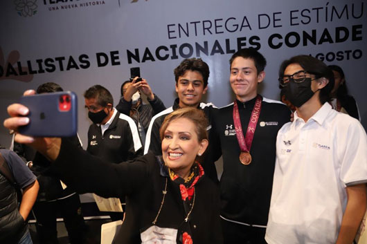 Gobierno Estatal otorgó estímulos económicos a medallistas nacionales CONADE 2022