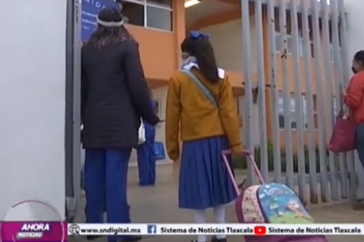 Padres de familia ya se preparan para el regreso a clases