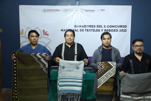 Obtienen artesanos tlaxcaltecas premios del X Concurso Nacional de Textiles y Rebozo 2022