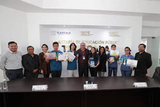 Reconocen autoridades educativas a medallistas en olimpiadas de matemáticas