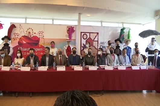 Presentan cartel de feria de Chiautempan 2022