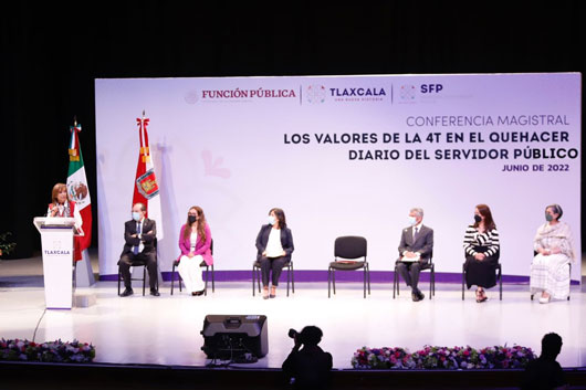 Llama gobernadora Lorena Cuéllar a funcionarios estatales a desempeñarse bajo los principios de la 4T