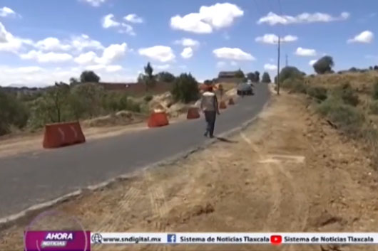 La Gobernadora Lorena Cuéllar dio el banderazo de inicio de los trabajos de rehabilitación de la carretera Altzayanca - Santa Cruz Pocitos