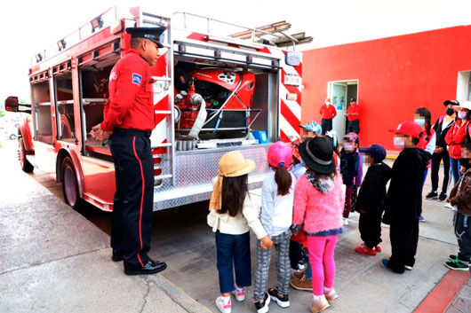 Bomberos de Tlaxcala capacita y brinda pláticas a escuelas y empresas