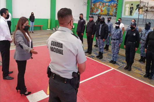 Capacitan a policías de Amaxac en el manejo de armas