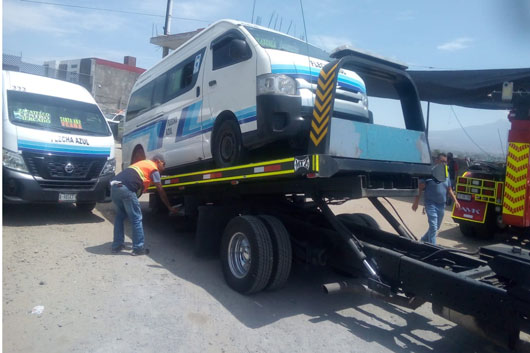 Sanciona SMyT cinco unidades de transporte público por circular en ruta no autorizada