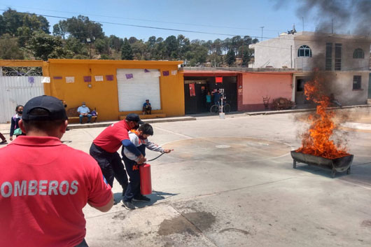 Heroico cuerpo de bomberos de la SSC realiza proximidad con la ciudadanía