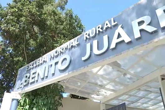 Entabla Segob mesa de dialogo con estudiantes de la Escuela Normal Rural Benito Juárez