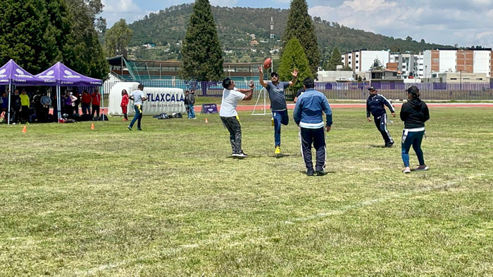 Se llevó a cabo Clínica de Tochito NFL