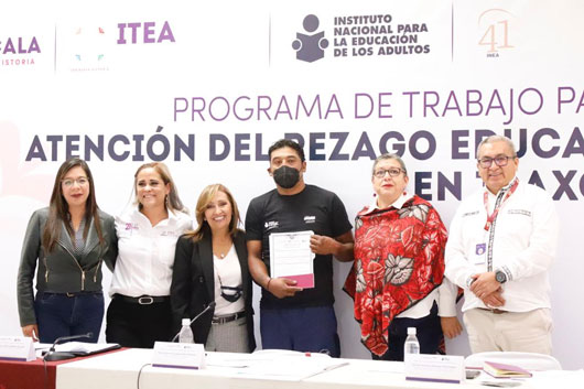 Refrenda Gobernadora Lorena Cuéllar compromiso para abatir rezago educativo