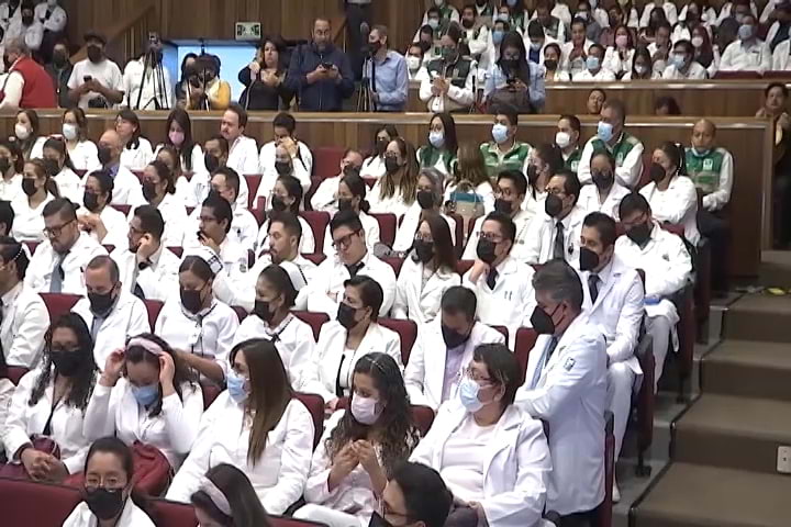 Llegan médicos especialistas y residentes a la entidad