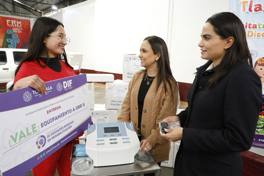 Entrega SEDIF equipo de electroterapia a 30 unidades básicas de rehabilitación