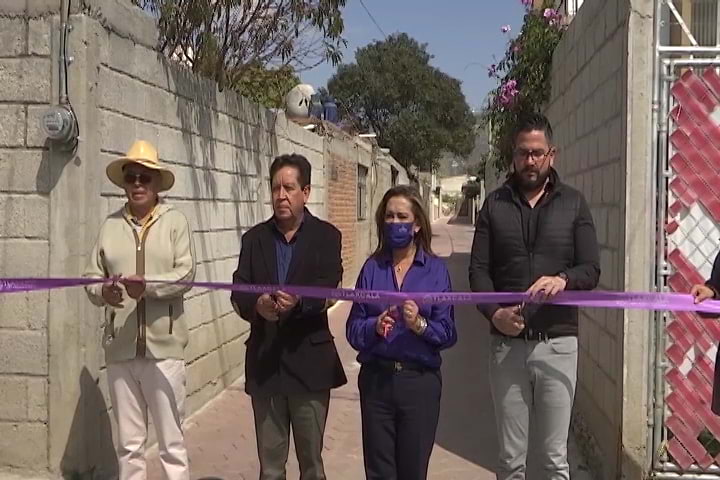 Inaugura gobernadora Lorena Cuéllar tramos carreteros en los municipios de Panotla y Totolac