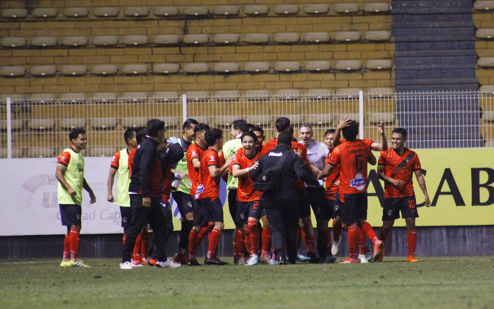 Los Coyotes alargan la racha ganadora al vencer a Dorados