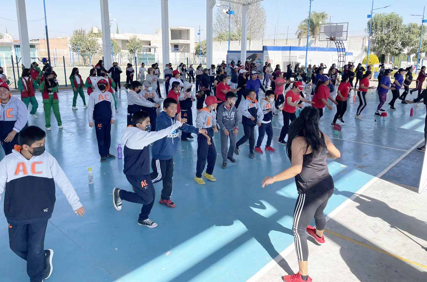 Participaron niños, jóvenes y adultos en el Fitness Lovers