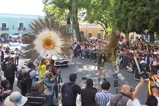 Realizan con éxito el Desfile del Carnaval Tlaxcala 2023 Luego de dos años de suspensión a causa de la pandemia por Covid-19, las camadas de huehues del estado inundaron con música, alegría y