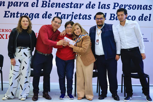 Atestiguó gobernadora entrega de tarjetas de la pensión para el bienestar