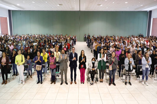 Capacitó SEDIF a 600 beneficiarias del programa “Mujeres Jefas de Familia”