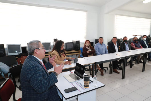 Participan docentes con el proyecto “Diálogos Escolares” de la SEPE-USET