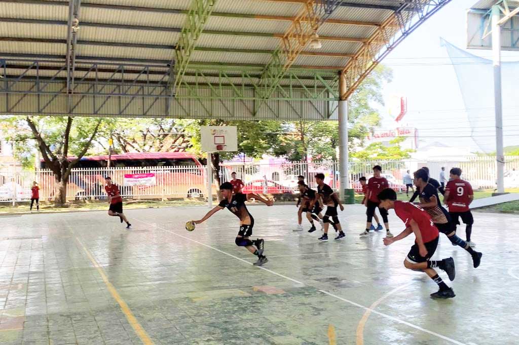 Participan selecciones de balonmano en liga mexiquense