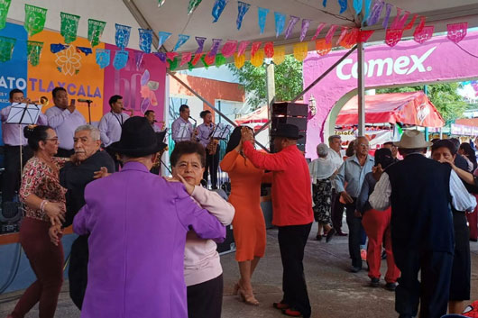 Parejas bailan al son del danzón en “Tlaxcala, La Feria De Ferias 2023”