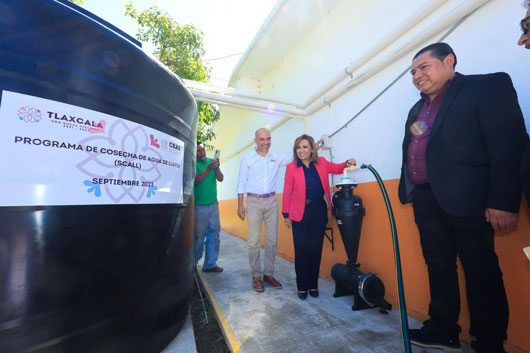 Beneficia Gobernadora con sistema dual de captación de agua a Contla