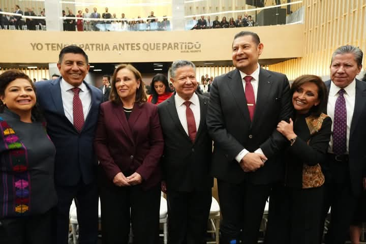 Acude Lorena Cuéllar a toma de protesta de Alejandro Armenta como gobernador de Puebla