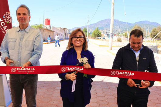 Entrega Gobernadora obras a favor de la población de Tetla de la Solidaridad