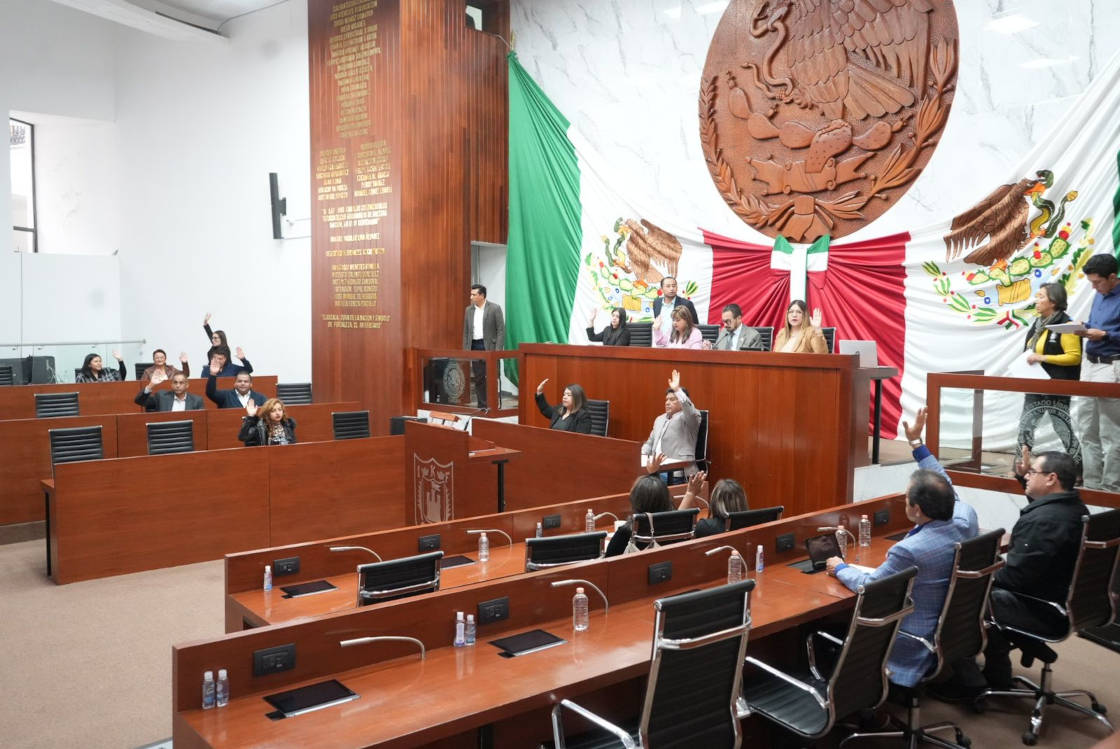 Aprueba LXIV Legislatura, reintegración de las 24 comisiones ordinarias