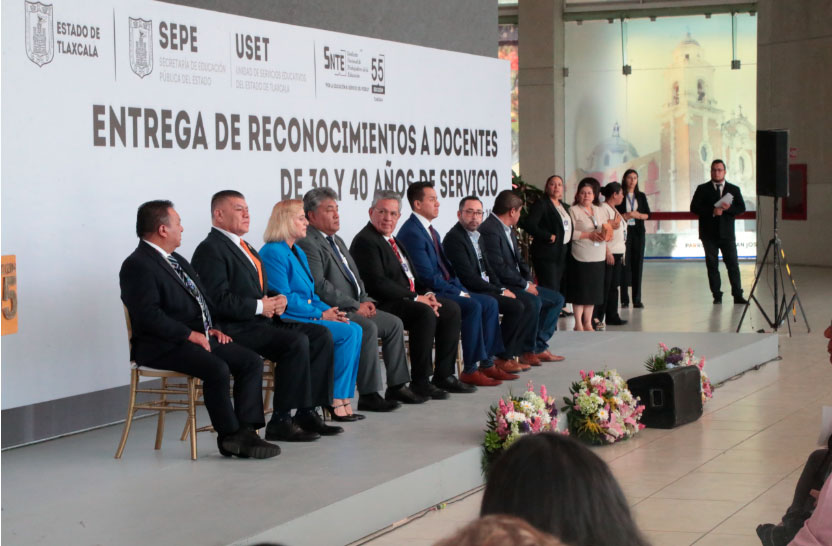 Gobierno del Estado reconoce a docentes tlaxcaltecas de la sección 55 del SNTE