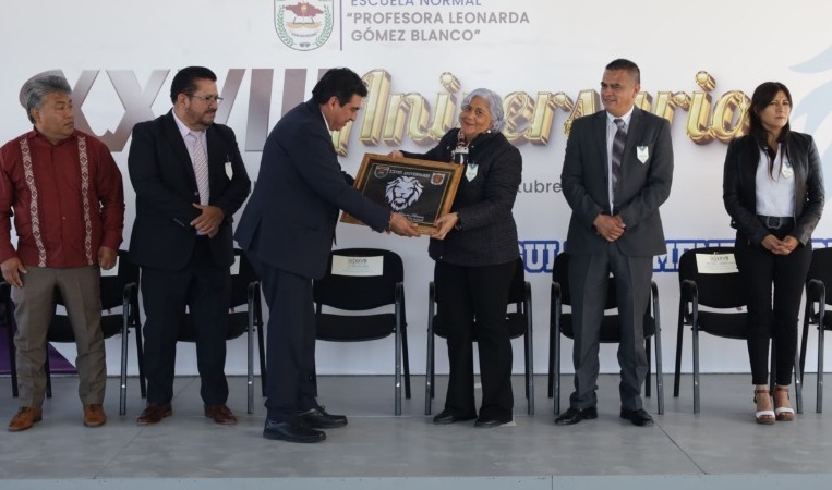 Autoridades celebran el XXXIII Aniversario de la Escuela Normal “Leonarda Gómez Blanco”