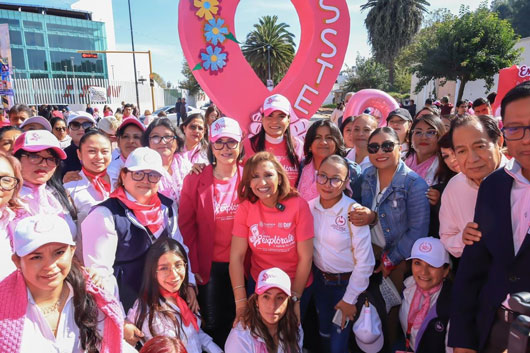 Tlaxcaltecas se unieron para crear conciencia sobre el cáncer de mama