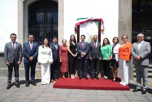 Colocan Bando Solemne en el Congreso del Estado