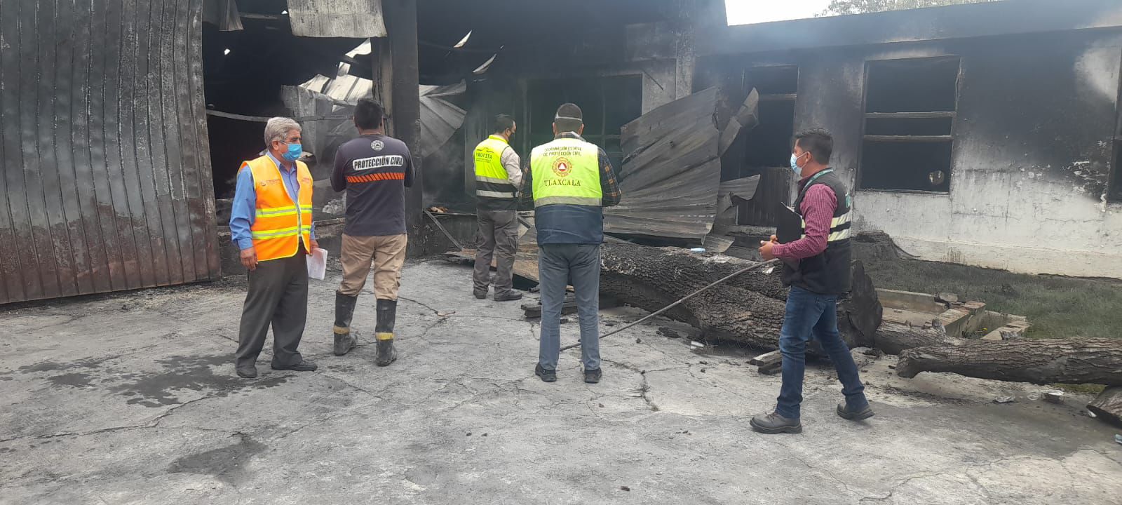 Sofocan incendio de fábrica en Calpulalpan