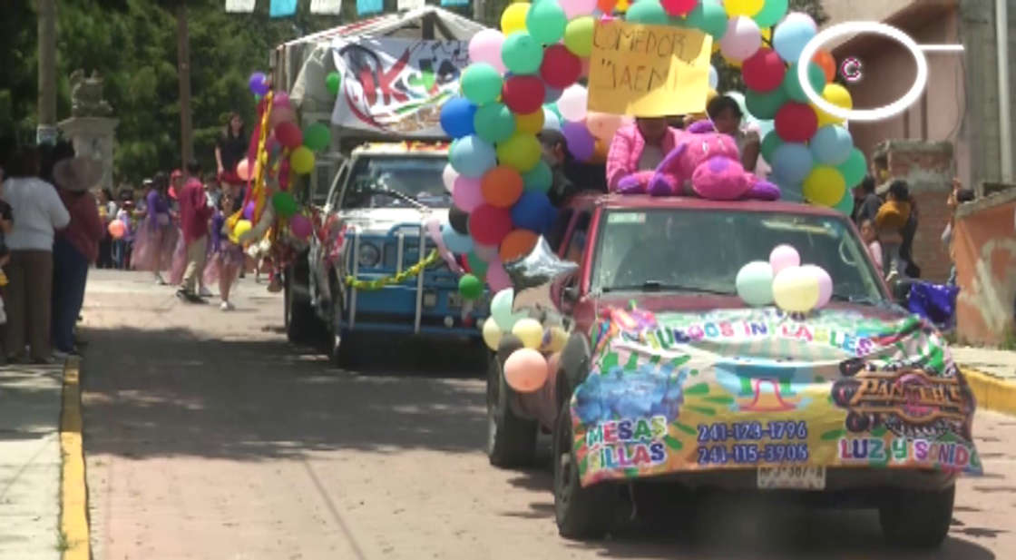 Feria de Santa María llena de color las calles de Tocatlán