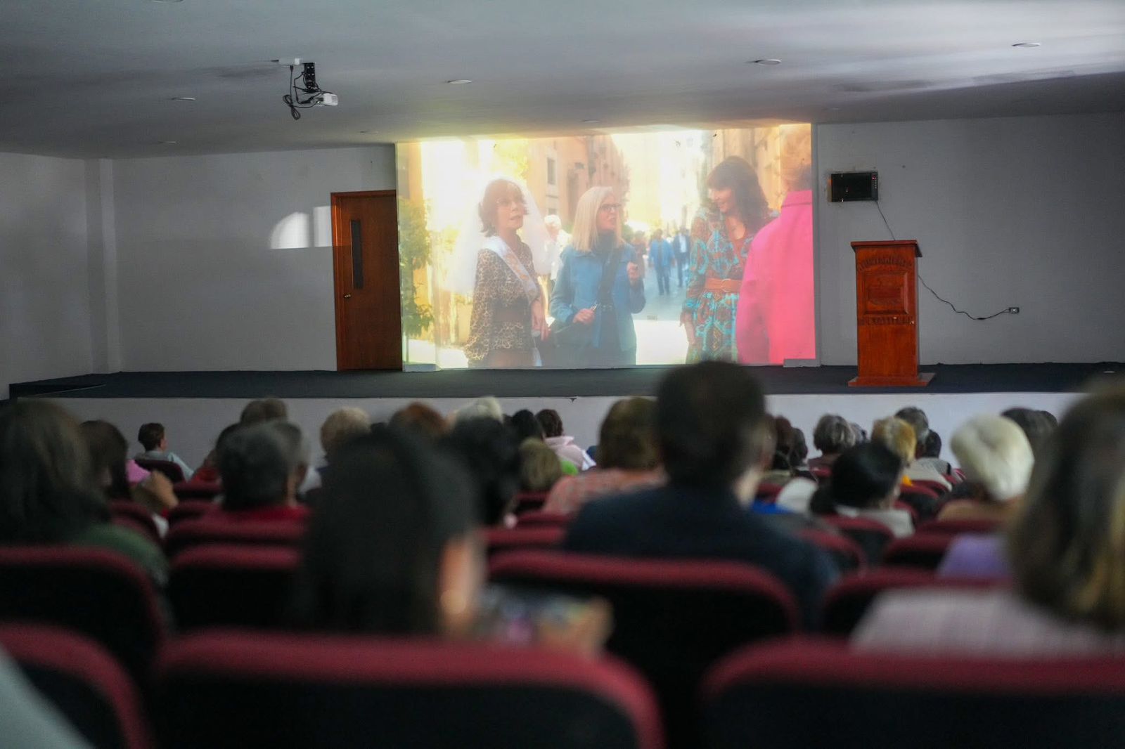 Apetatitlán celebra la Semana del Adulto Mayor reconociendo su legado y contribución a la comunidad