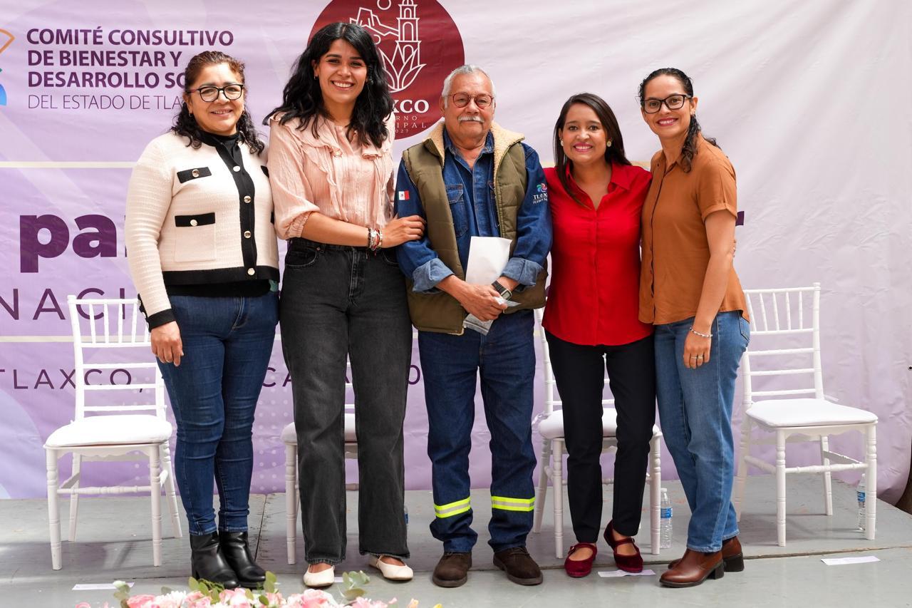 Entregan en Tlaxco armazones de lentes para mejorar salud visual de 800  personas