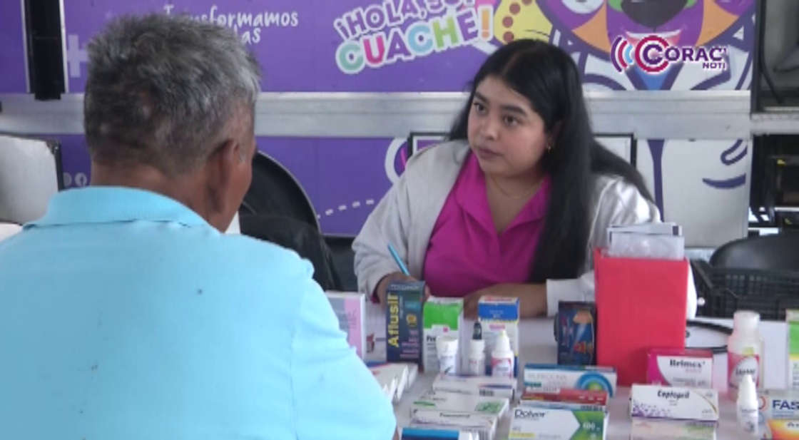 Brindó Sedif jornada de atención a la población en Santa Apolonia Teacalco