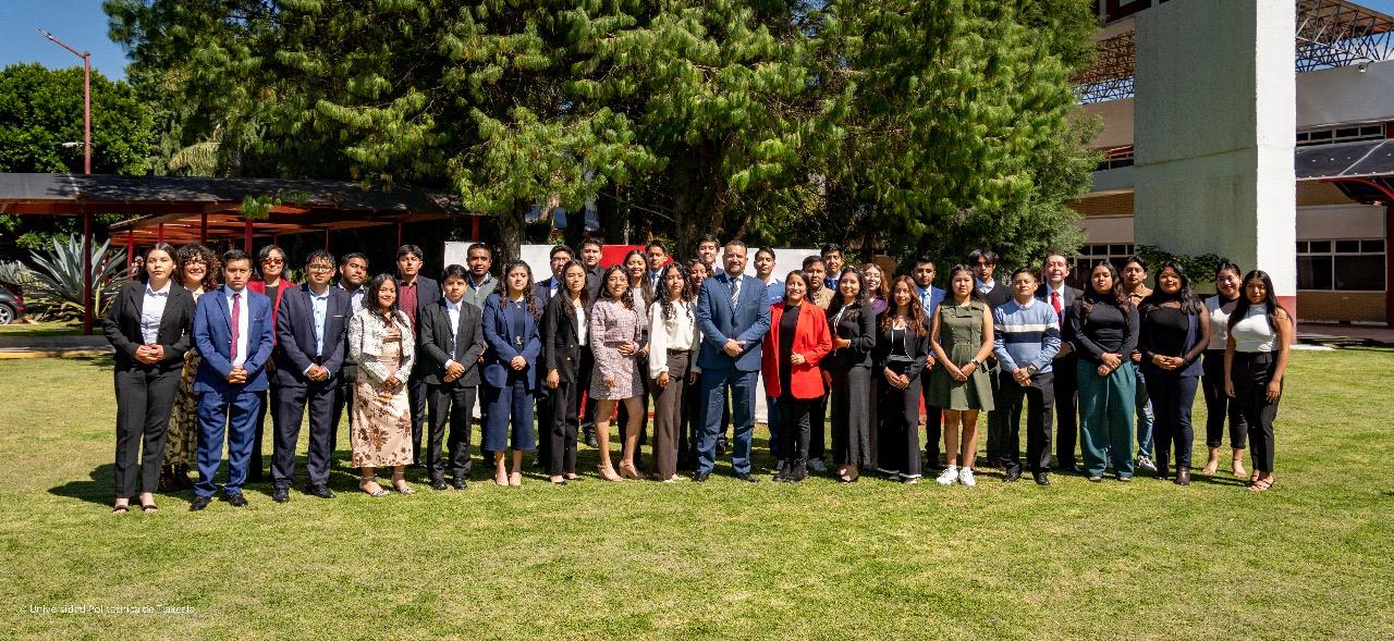 UPTx certifica a 111 estudiantes como asesores en estrategias de inversión