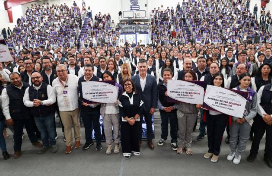 Equipó gobierno estatal plateles del Cobat con herramientas tecnológicas