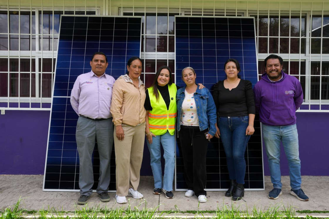 Instalan sistemas para ahorro de agua y energía en escuelas de Domingo Arenas y Tlaxco