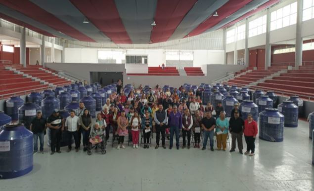Suma Secretaría de Bienestar 297 tinacos entregados a familias vulnerables en cuatro municipios