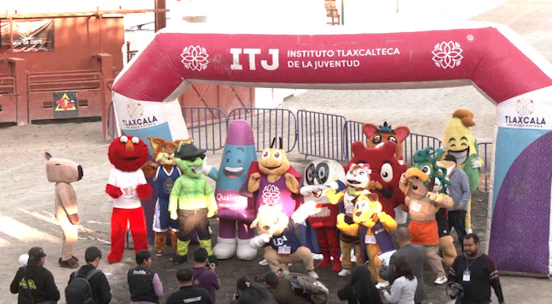 Entre risas, porras y aplausos se realizó la 