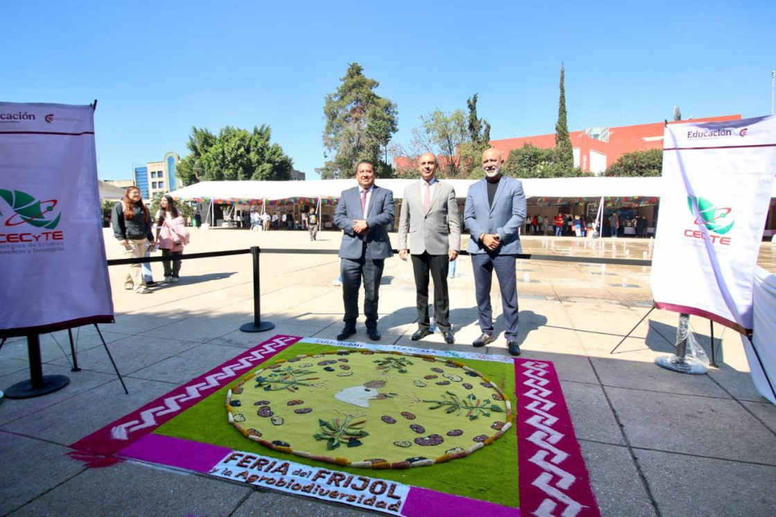 CECyTE Tlaxcala fortalece identidad cultural en la Feria del Frijol 2025