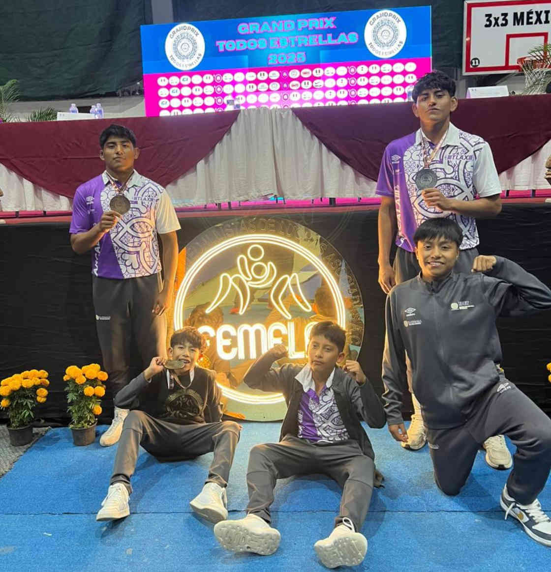 Selección tlaxcalteca de luchas asociadas conquista 10 medallas en el Grand Prix Nacional