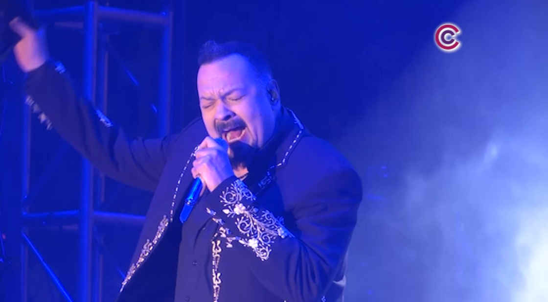 Pepe Aguilar cautivó y enamoró a familias en 