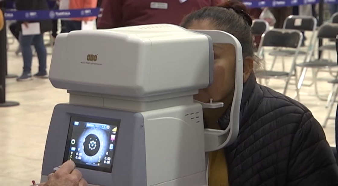 Promueve Sedif Tlaxcala la salud visual con entrega de lentes gratuitos