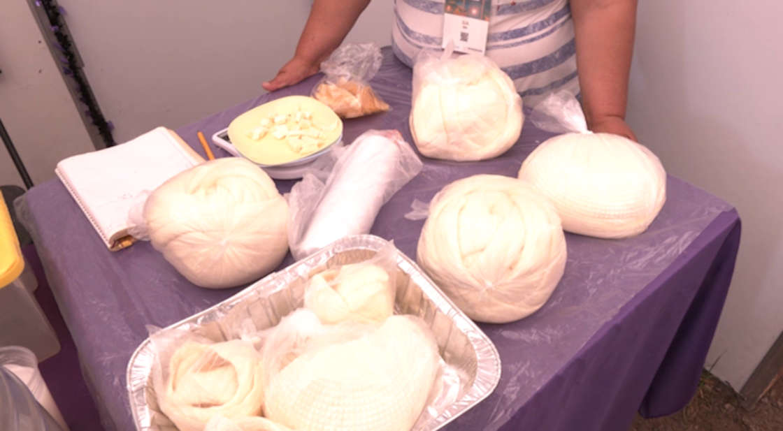 Comercializan quesos orgánicos en la Zona Ganadera de “Tlaxcala, la Feria de Ferias 2025”