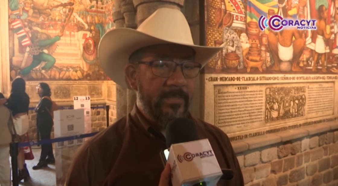 Maestro Desiderio Hernández Xochitiotzin narra la historia de Tlaxcala a través de audiovisual